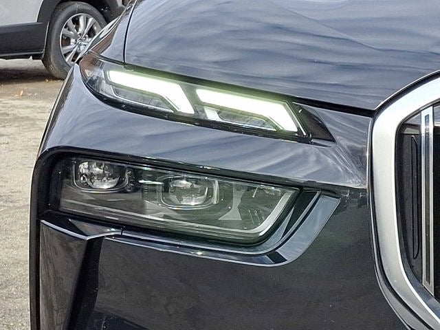 2025 BMW X7 xDrive40i Sports Activity Vehicle