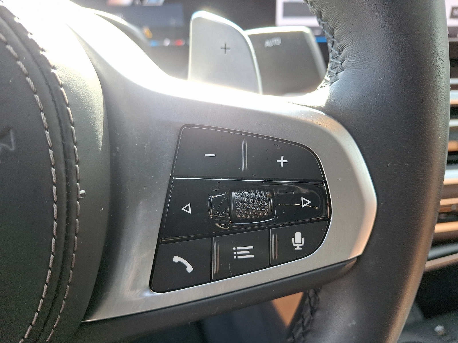 2025 BMW X6 xDrive40i Sports Activity Coupe