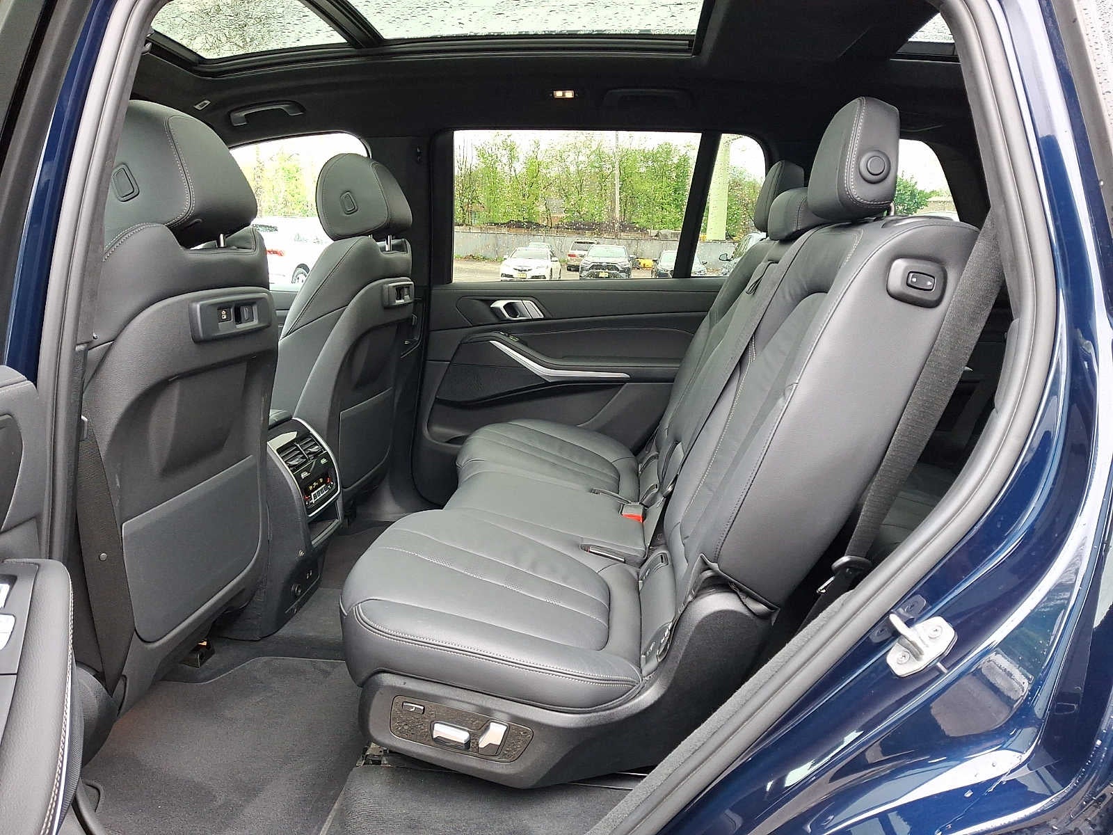 2022 BMW X7 xDrive40i Sports Activity Vehicle