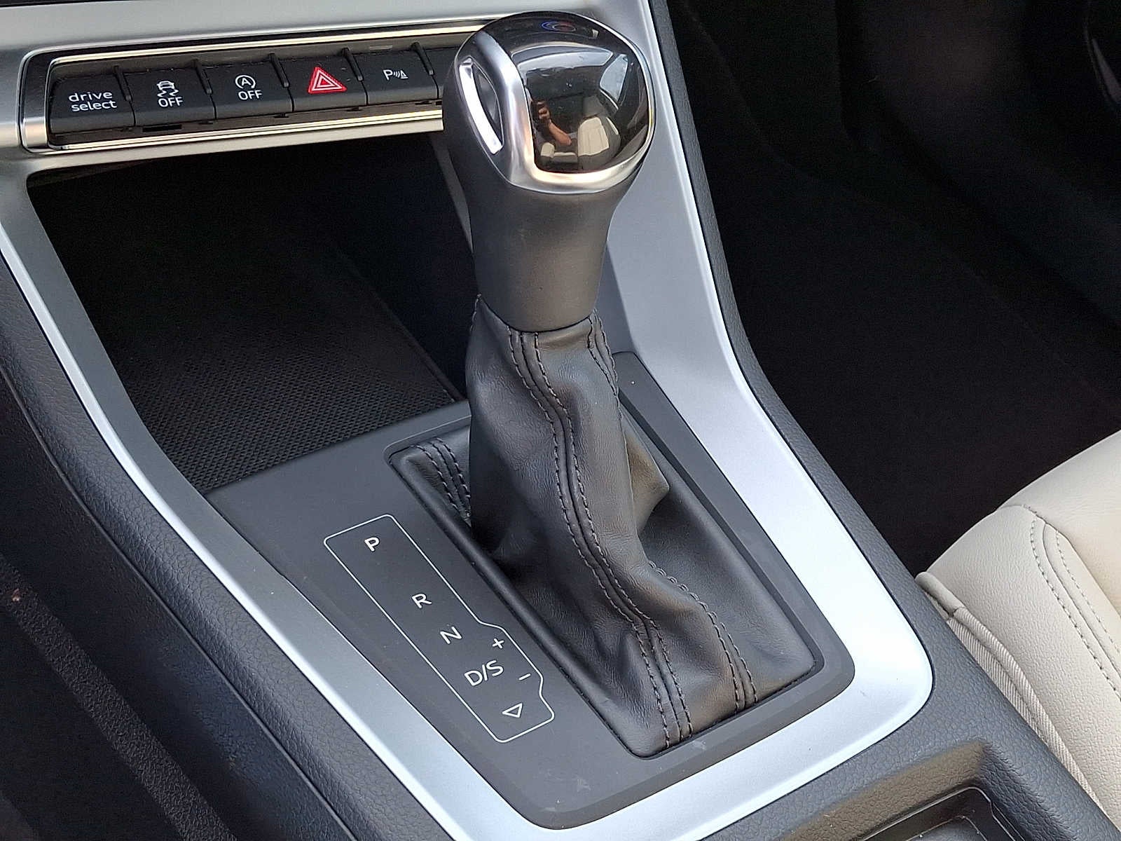 2020 Audi Q3 Premium 45 TFSI quattro
