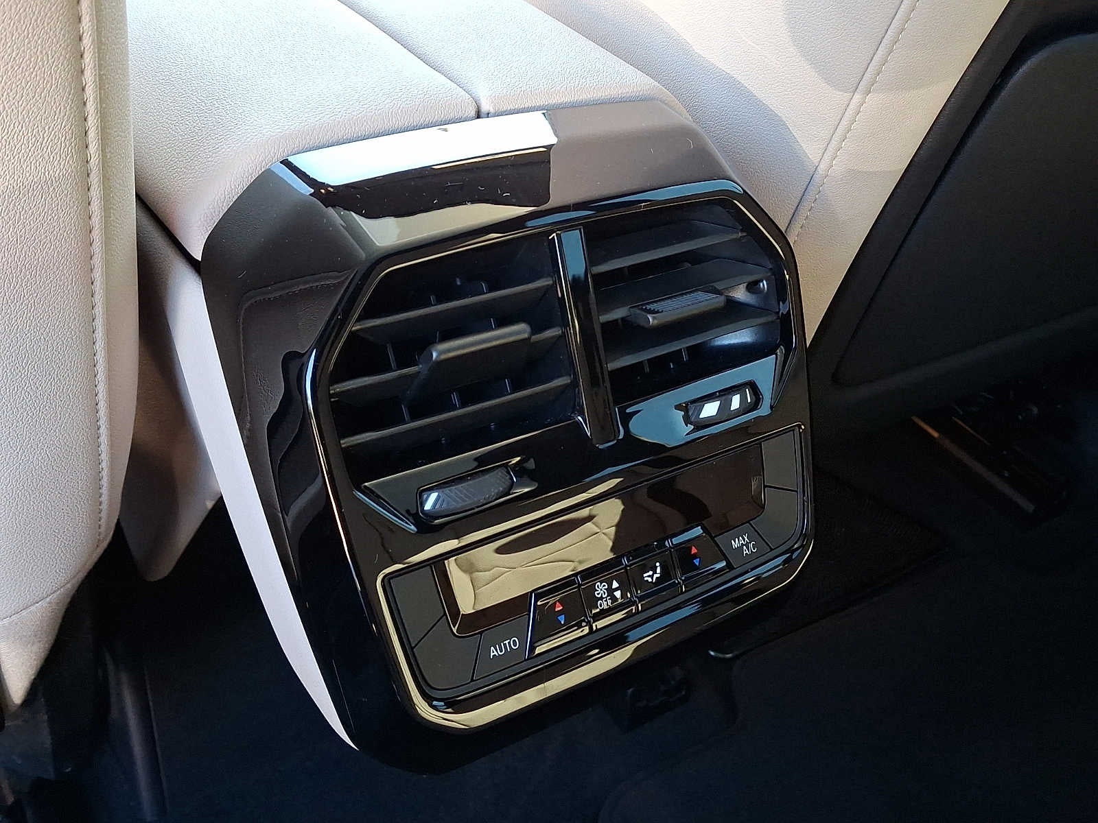 2024 BMW iX Base - Photo 11