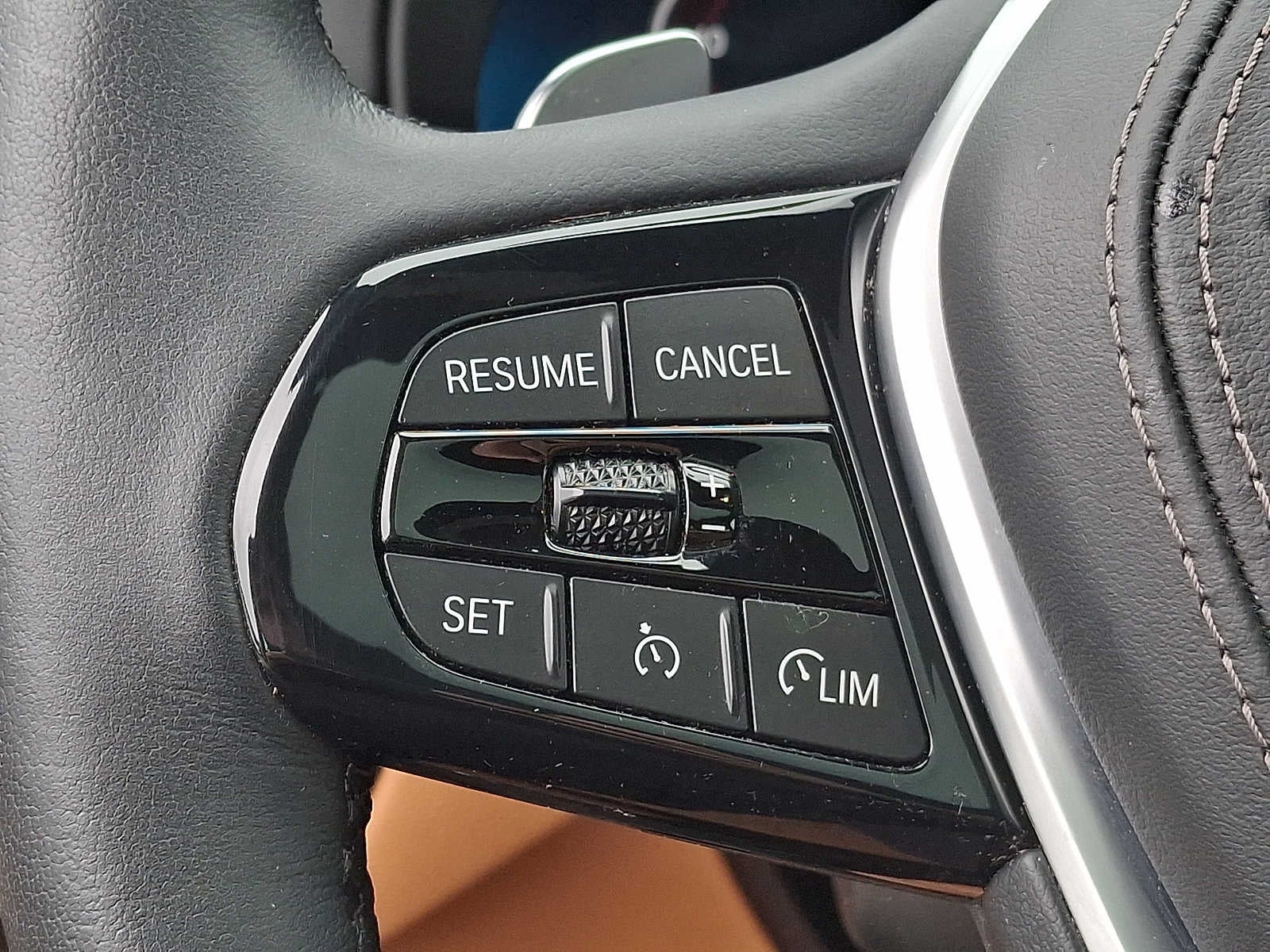 2023 BMW 5 Series 530i - Photo 17