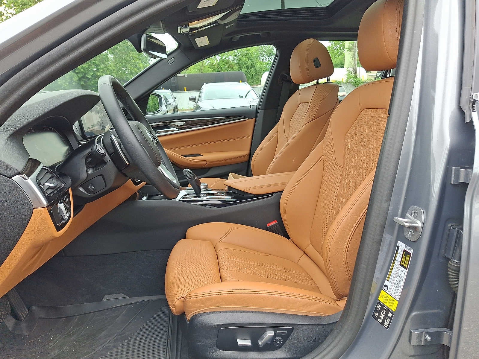 2023 BMW 5 Series 530i - Photo 9
