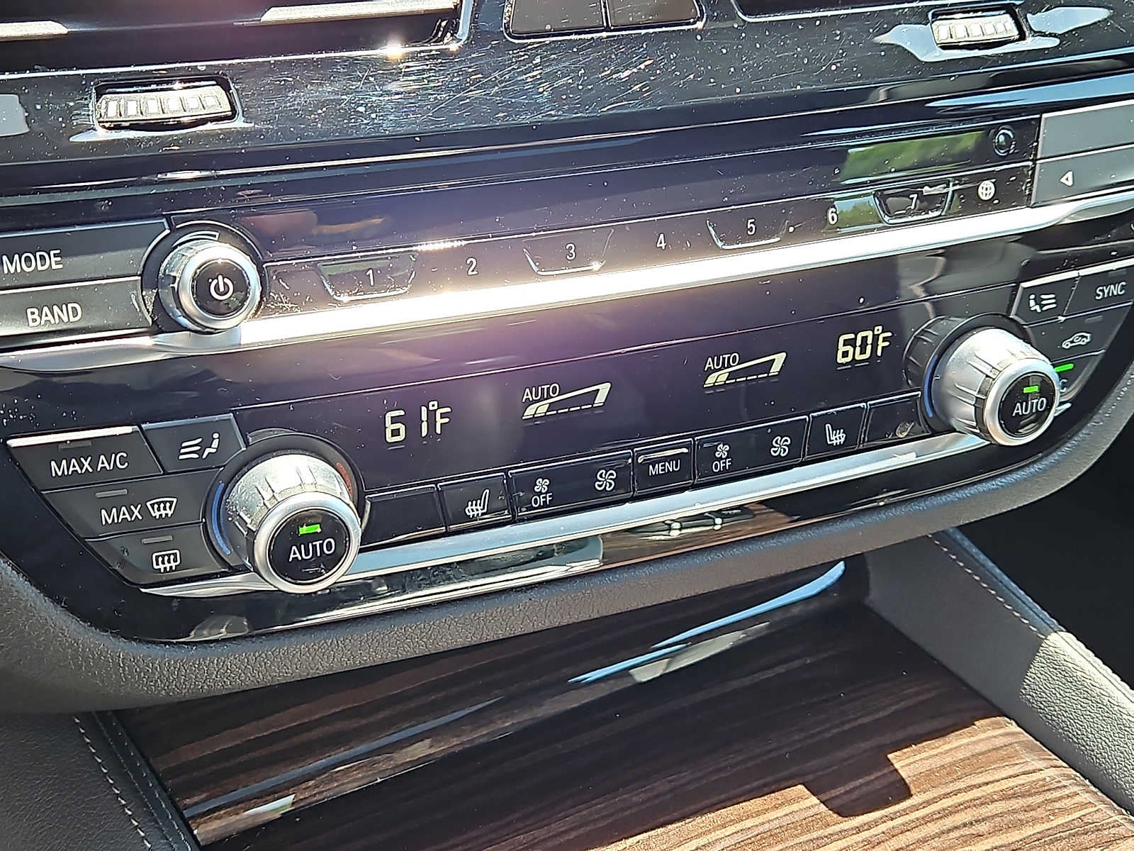 2023 BMW 5 Series 530e - Photo 17