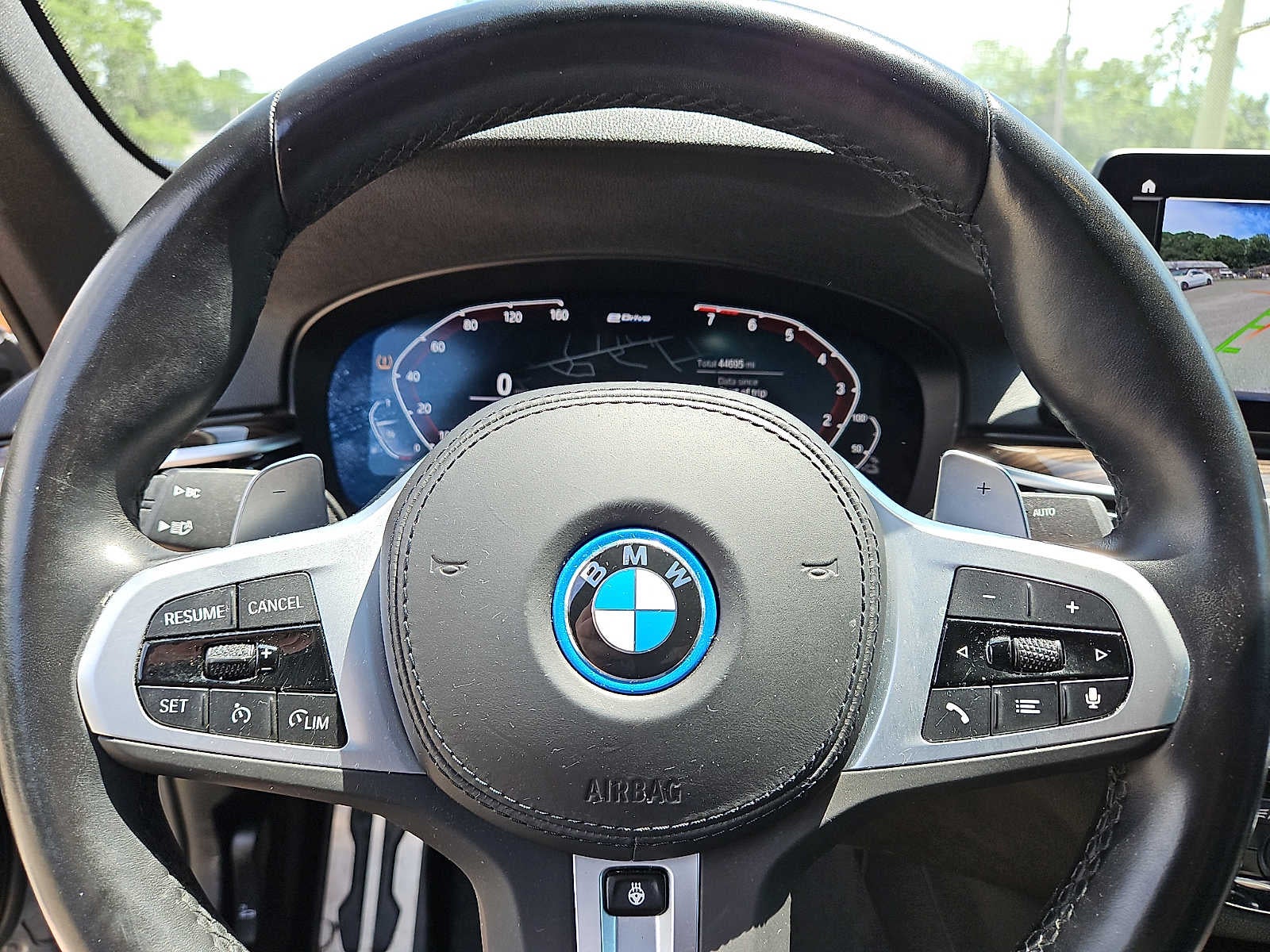 2023 BMW 5 Series 530e - Photo 21