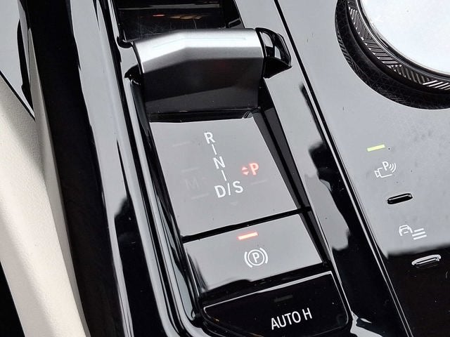 2025 BMW 5 Series 530i xDrive Sedan