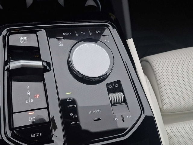 2025 BMW 5 Series 530i xDrive Sedan
