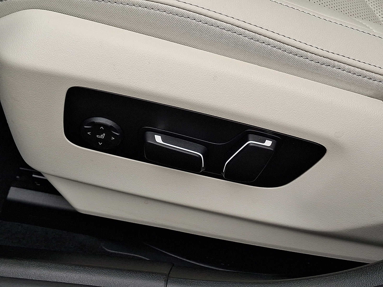 2026 BMW 5 Series 530i xDrive Sedan
