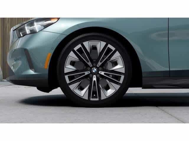 2027 BMW 5 Series 530i xDrive Sedan