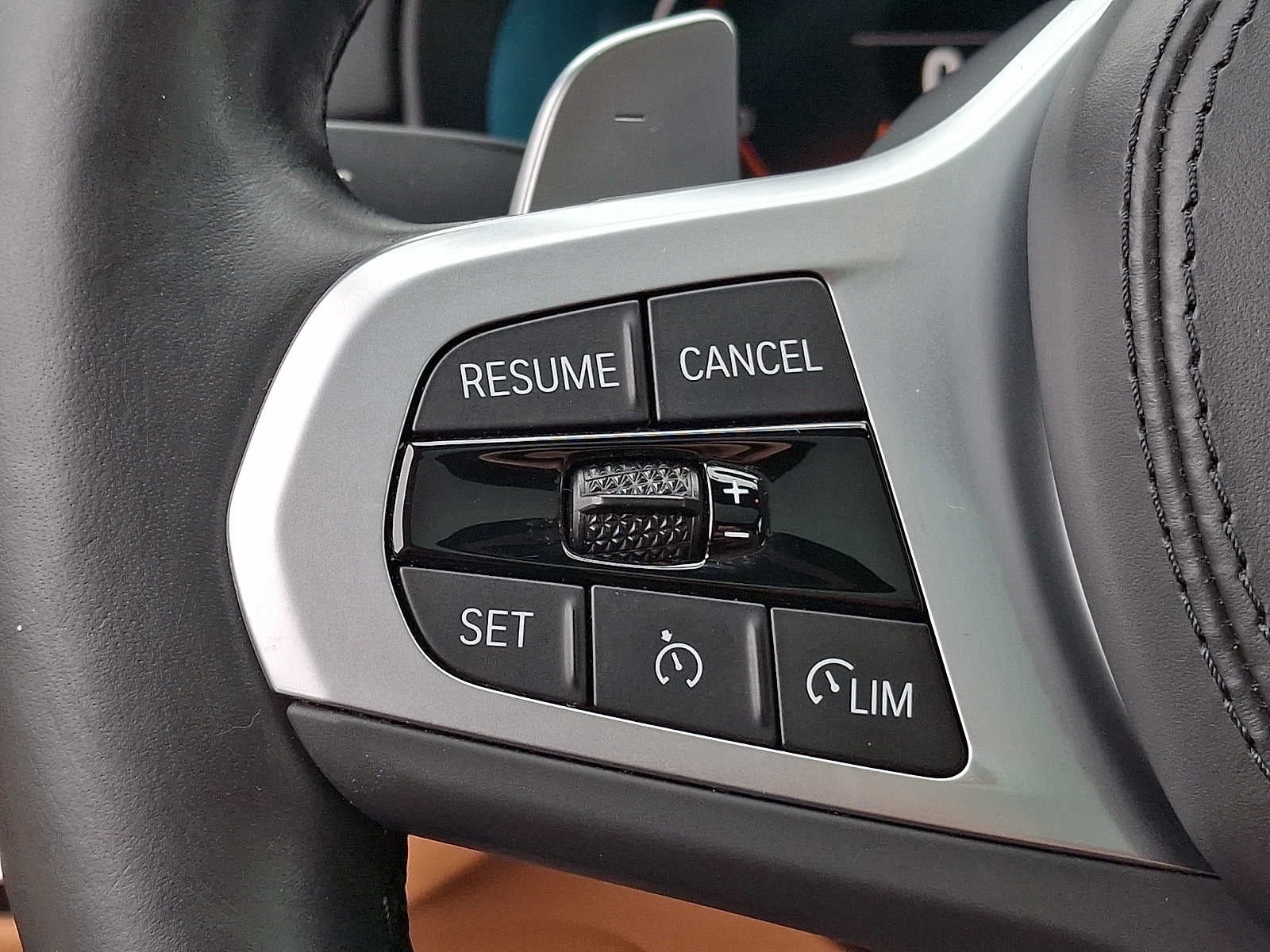 2023 BMW 5 Series 540i - Photo 18