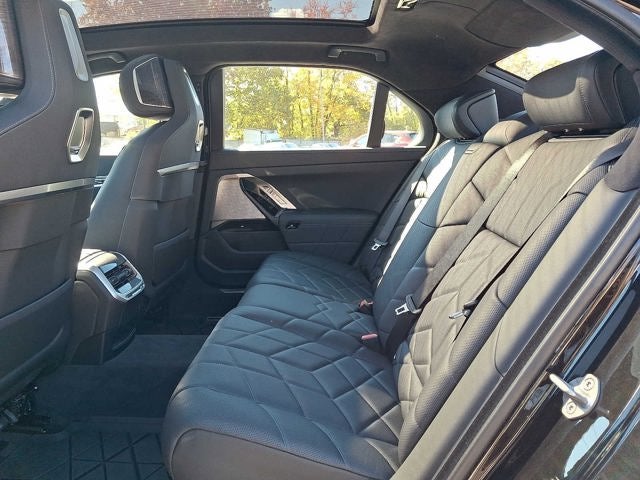 2024 BMW i7 Base - Photo 40