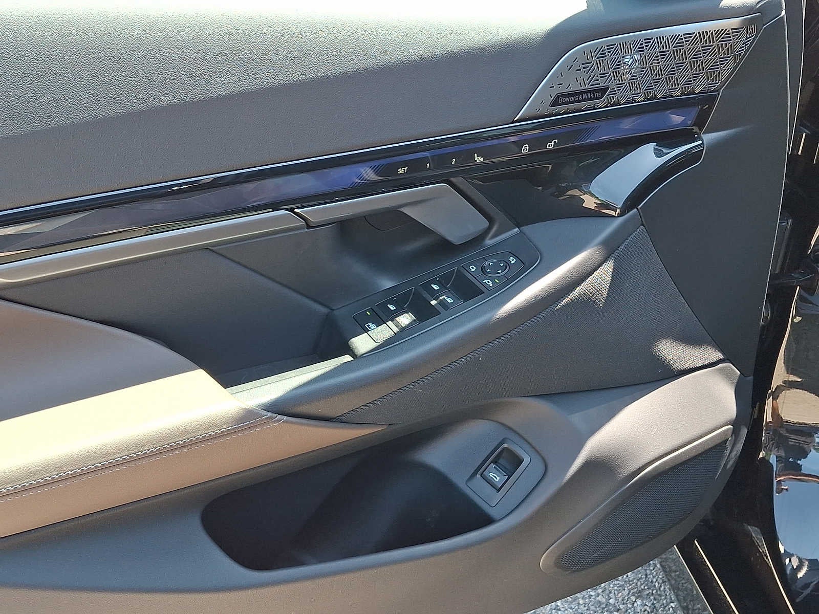 2024 BMW i5 M60 - Photo 9