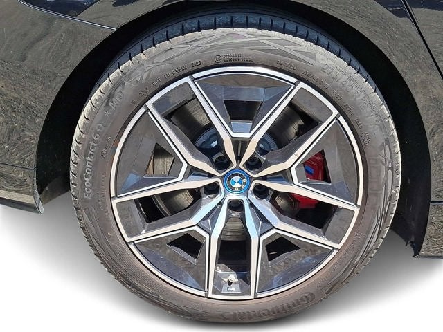 2024 BMW i5 M60 - Photo 37