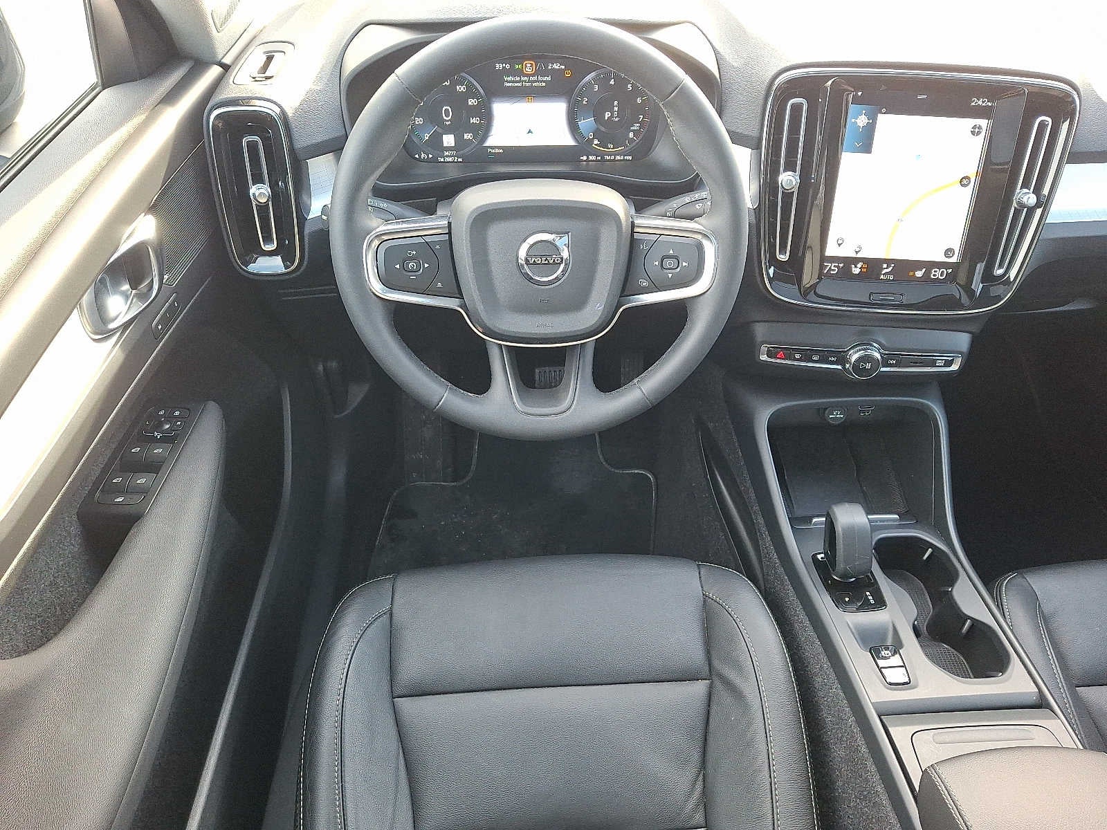 2022 Volvo XC40 T5 AWD Momentum