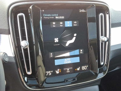 2022 Volvo XC40 T5 AWD Momentum